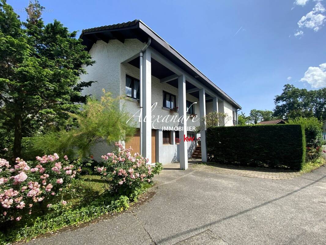 Maison à SAINT-EGREVE