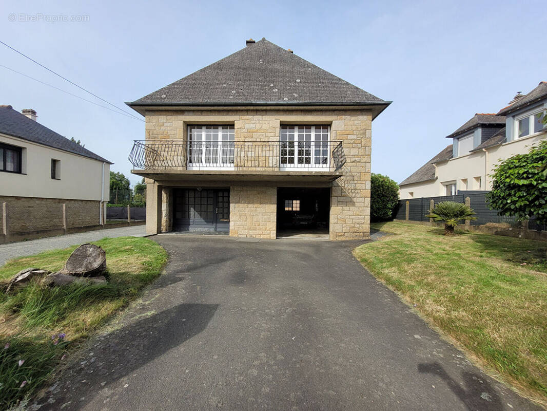 Maison à TINTENIAC