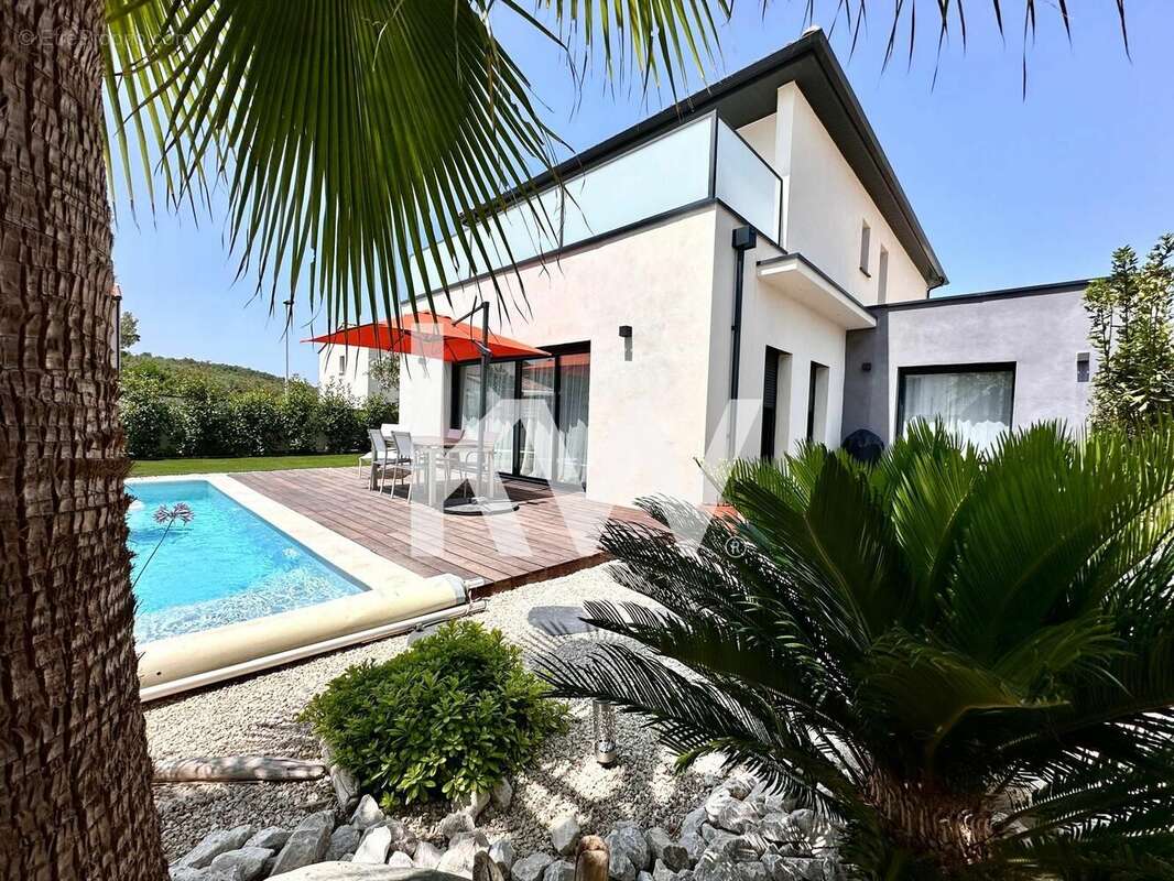 Maison à CAVEIRAC