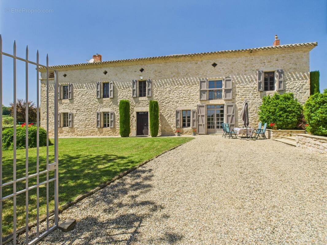 Maison à CAHUZAC-SUR-VERE