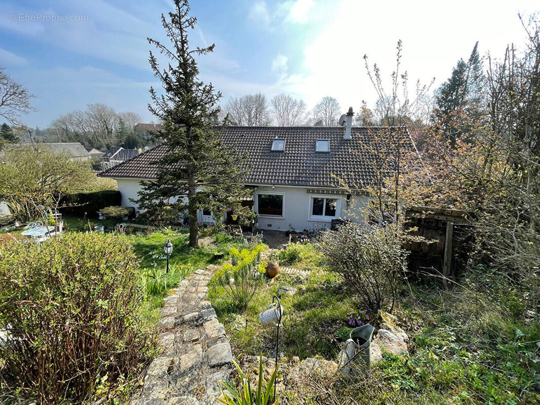Maison à CHALOU-MOULINEUX