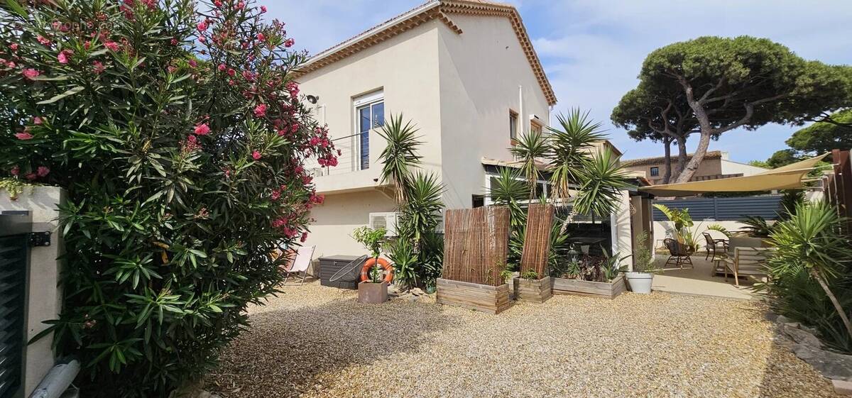 Maison à HYERES