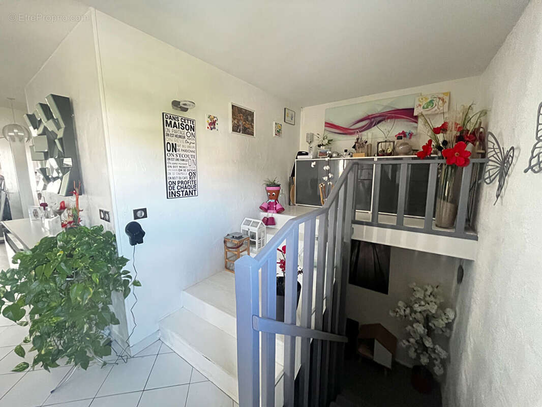 Maison à PUSIGNAN
