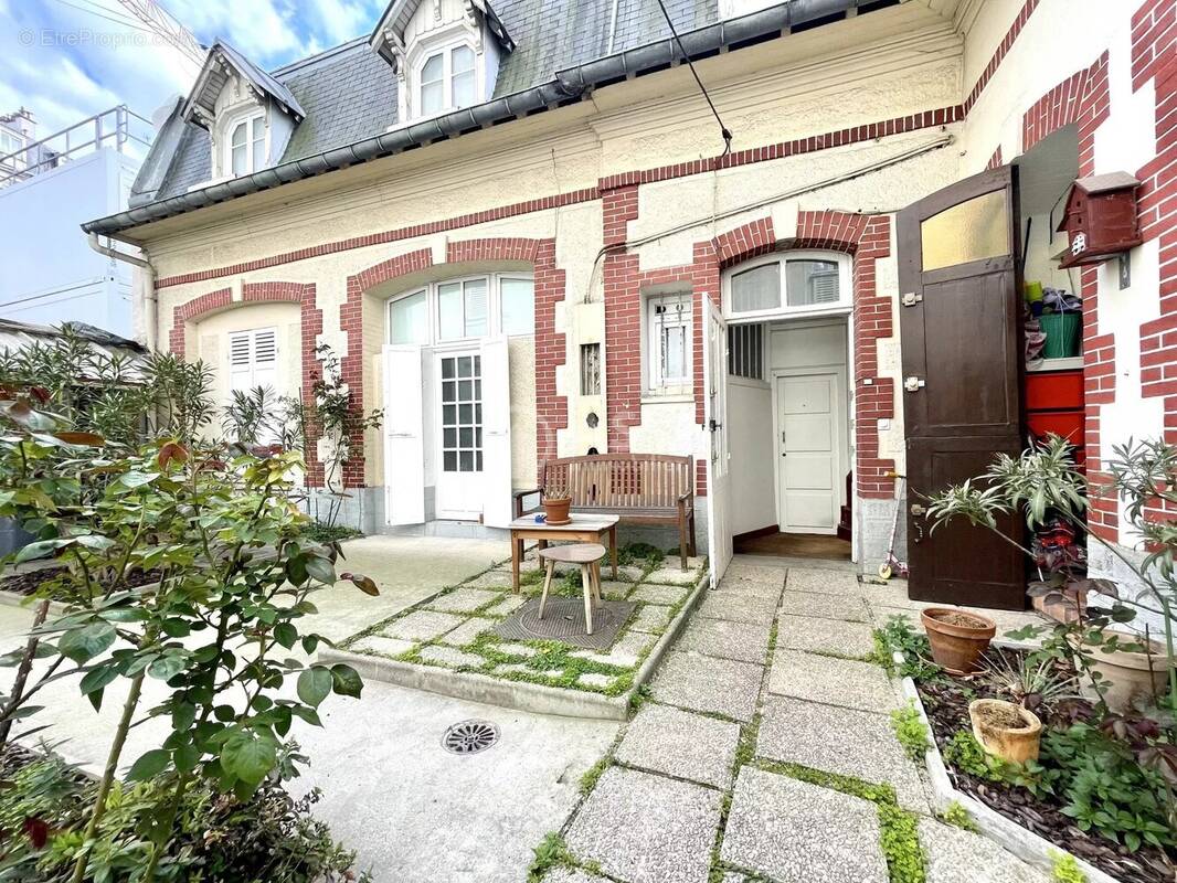 Appartement à ASNIERES-SUR-SEINE