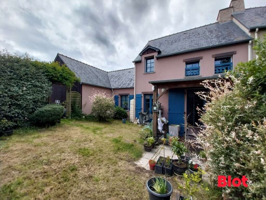 Maison à SAINT-SULIAC