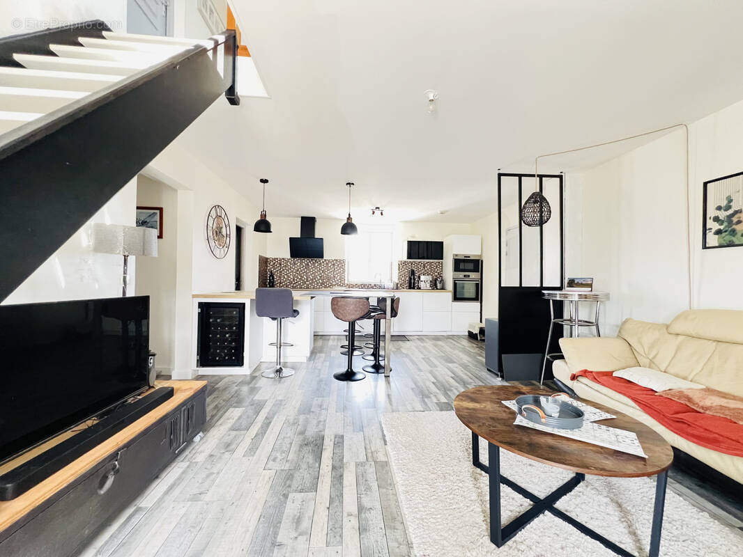 Appartement à MORIGNY-CHAMPIGNY