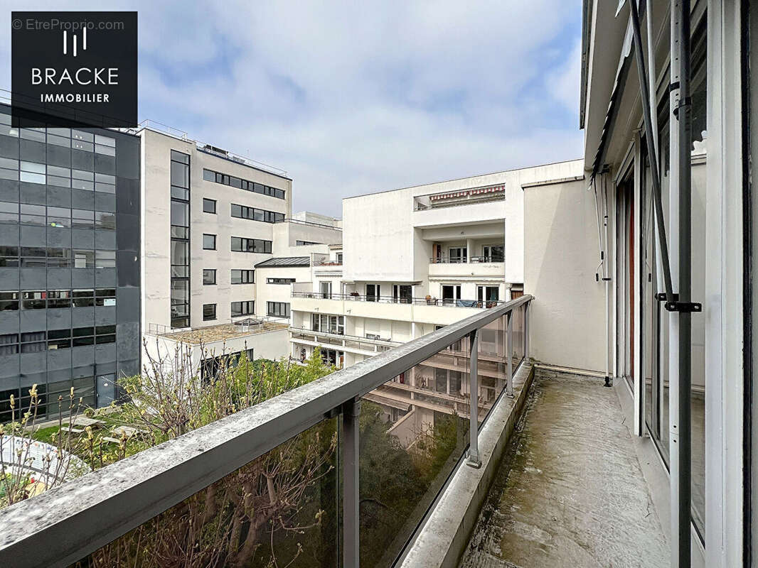 Appartement à COURBEVOIE