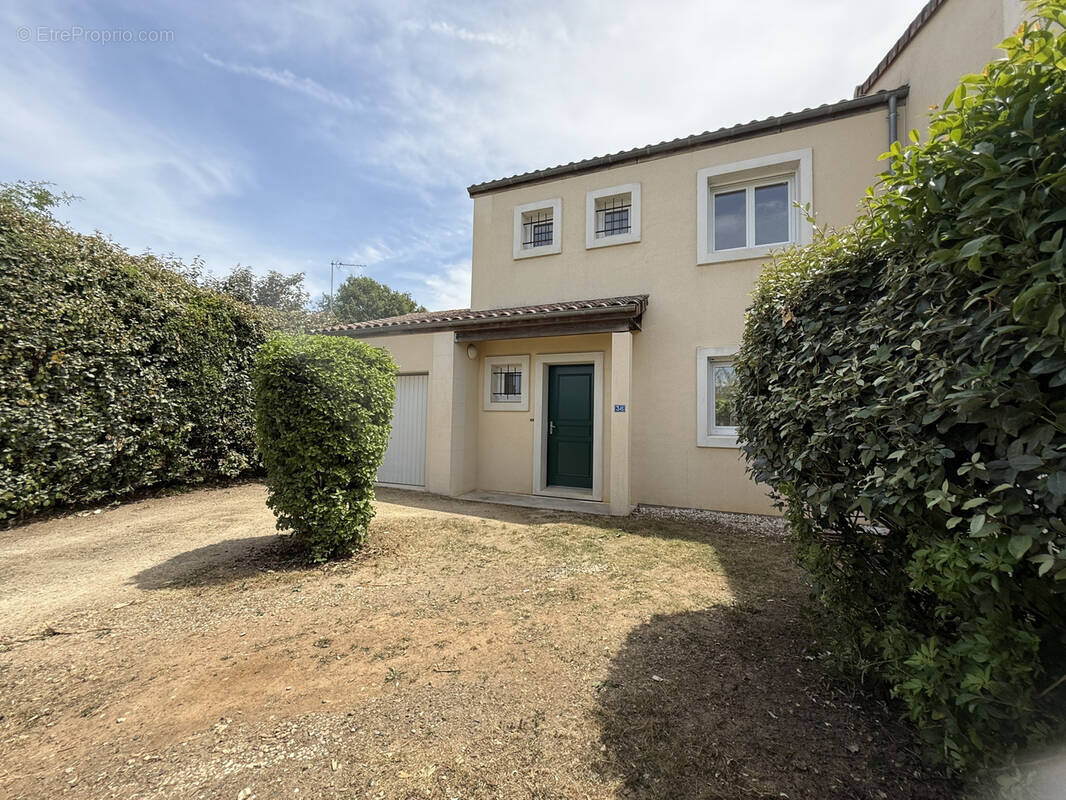 Maison à VOUNEUIL-SOUS-BIARD