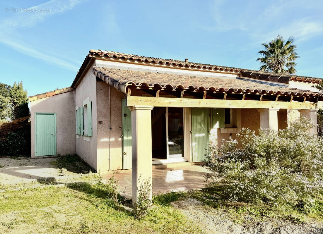 Maison à ROQUEBRUNE-SUR-ARGENS