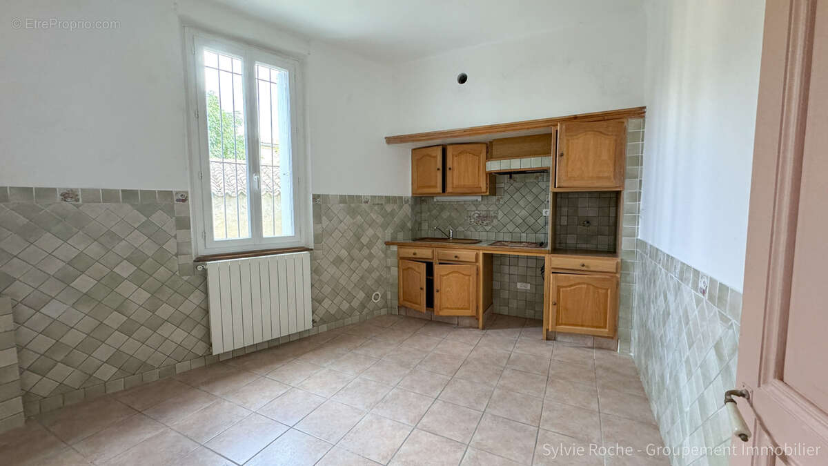Maison à CAMARET-SUR-AIGUES