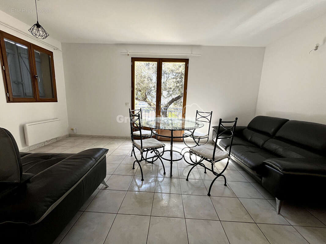 Maison à FLASSANS-SUR-ISSOLE