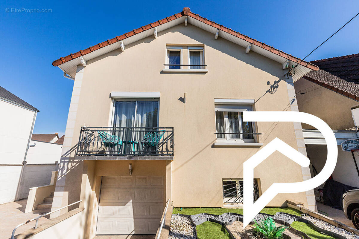 Maison à MORANGIS