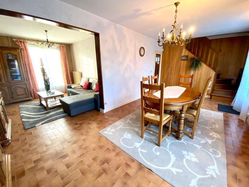 Maison à ETAMPES