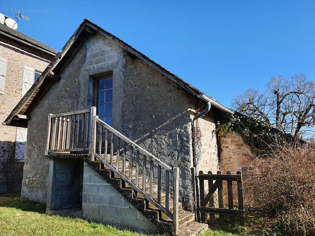 Maison à ALBUSSAC