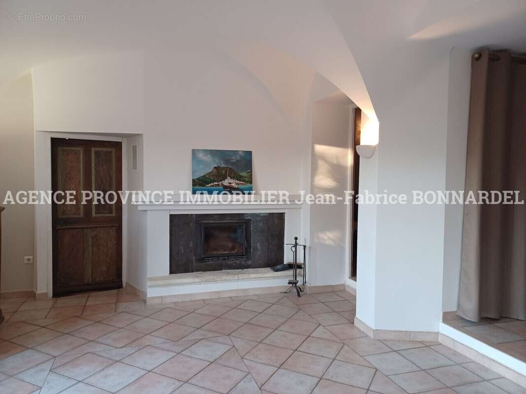 Maison à SAINT-PAUL-TROIS-CHATEAUX