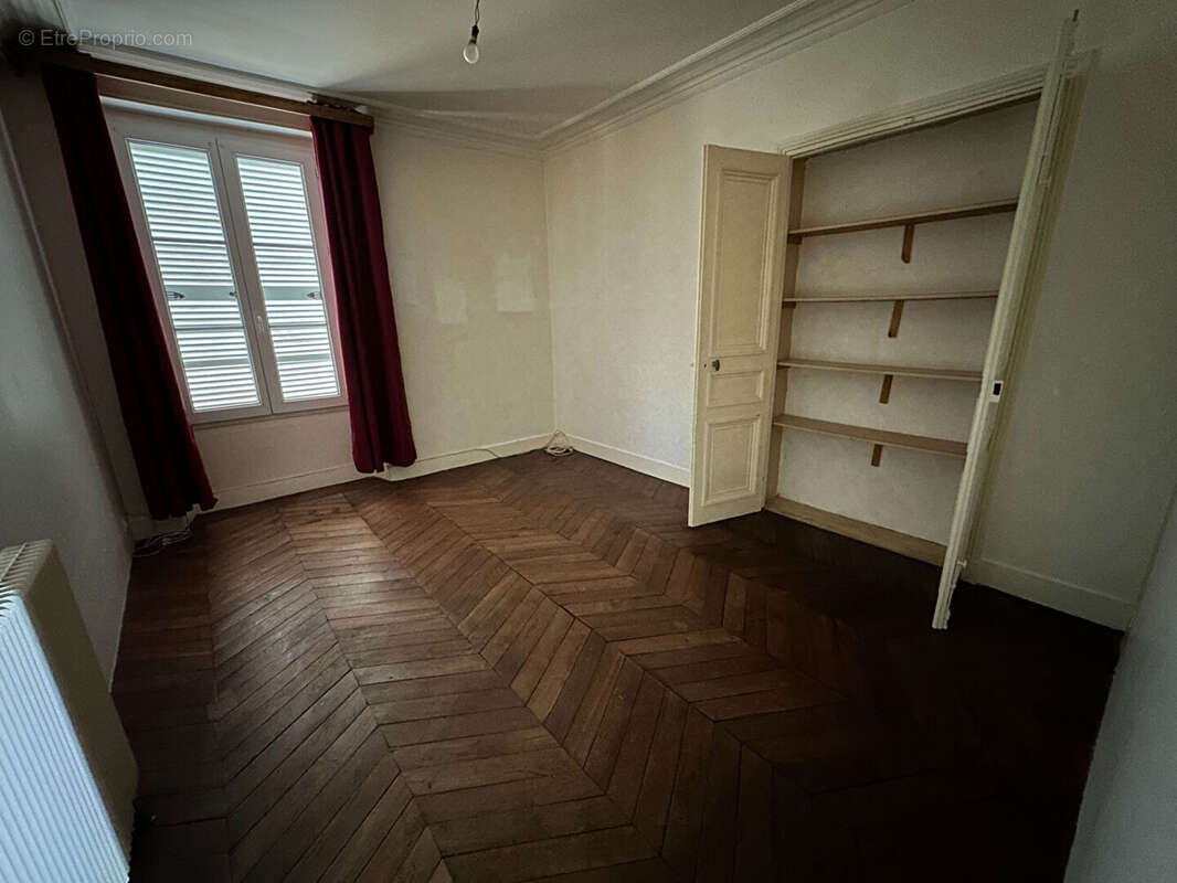 Appartement à REMALARD