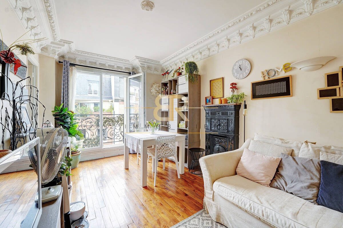 Appartement à PARIS-14E