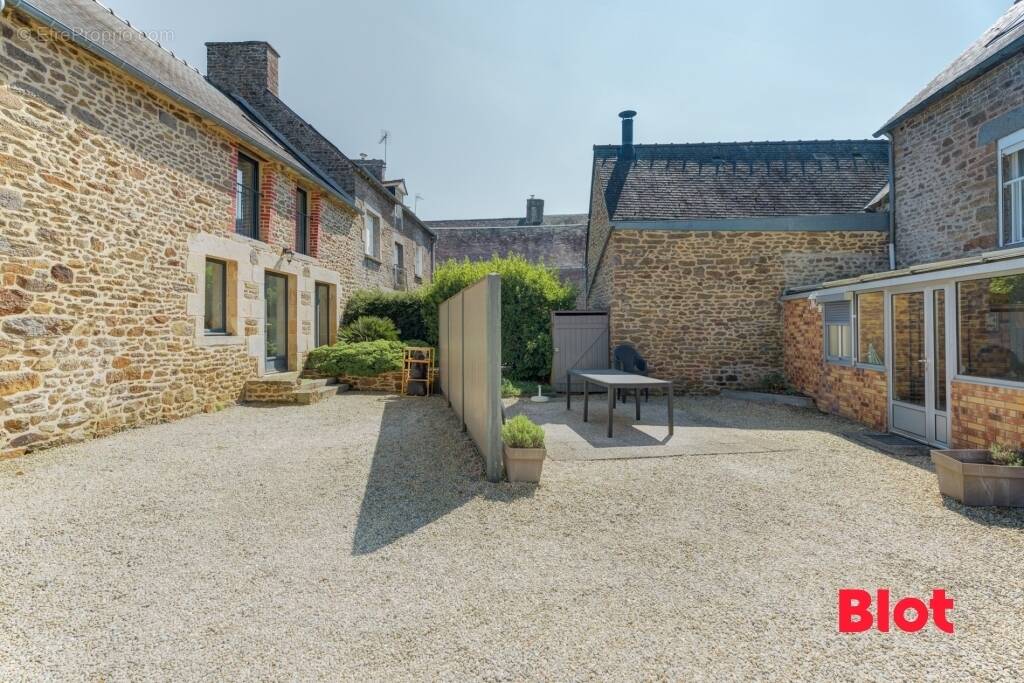 Maison à PLEUDIHEN-SUR-RANCE