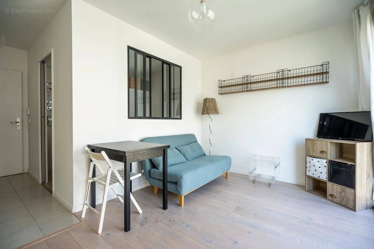 Appartement à LES LILAS