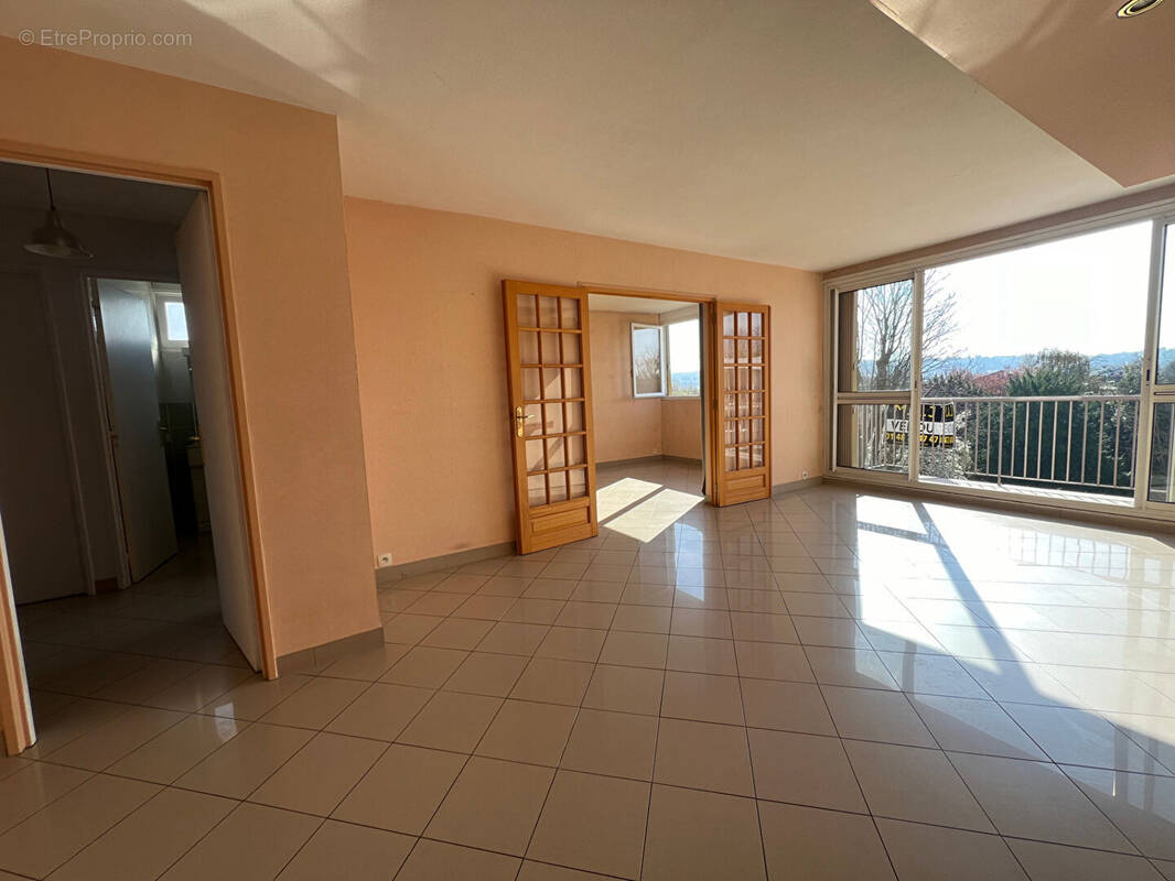 Appartement à LE PERREUX-SUR-MARNE
