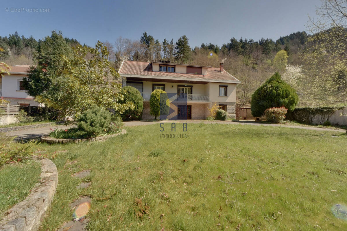 Maison à LE CHEYLARD