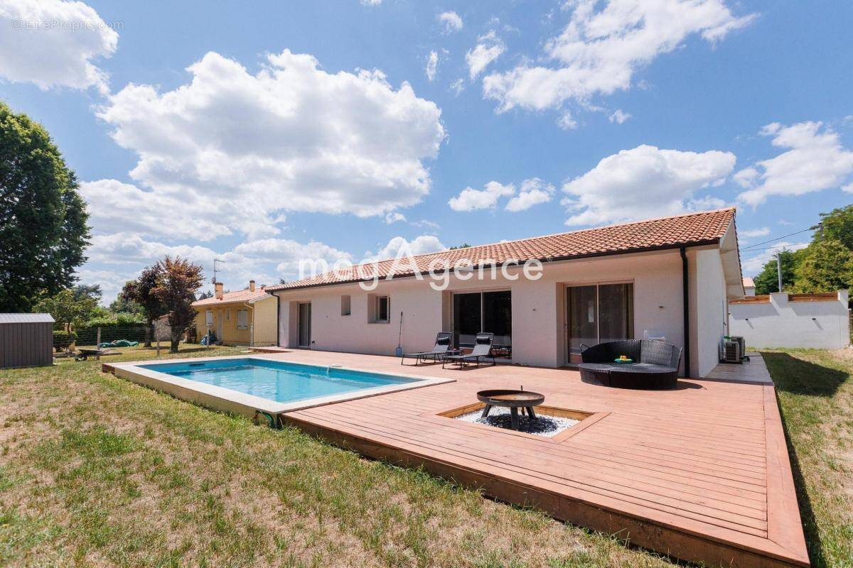 Maison à VAYRES