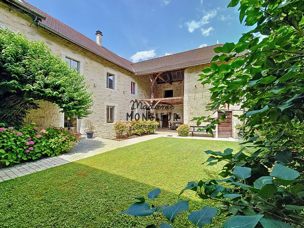 Maison à BOURGOIN-JALLIEU