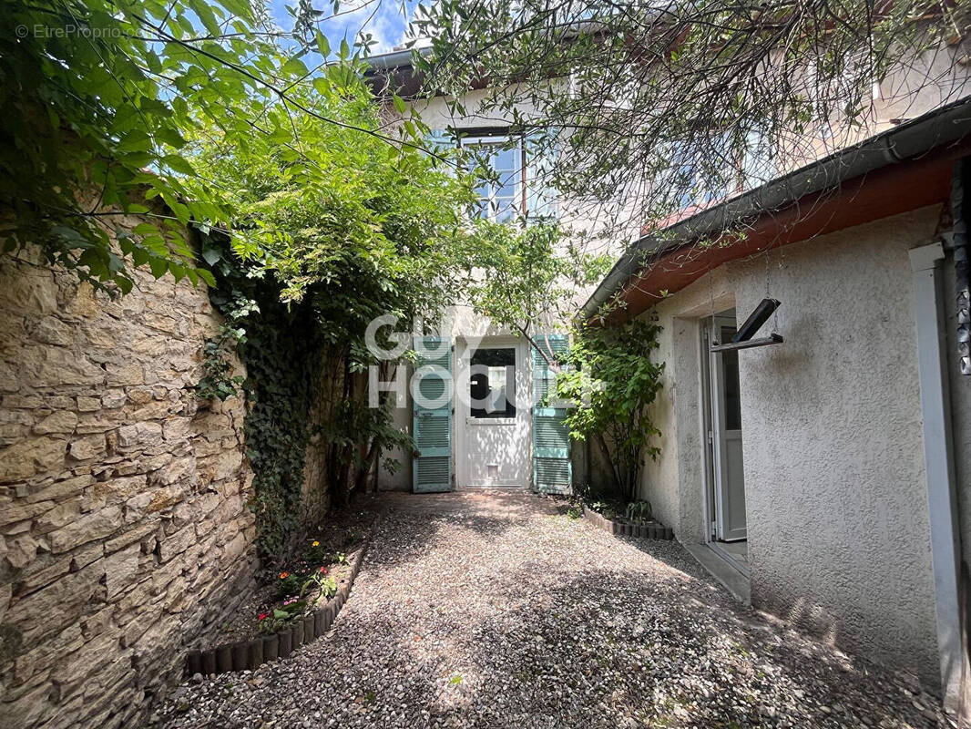 Appartement à BOURGOIN-JALLIEU