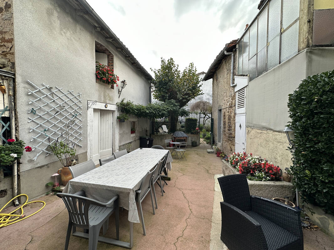 Maison à BELLAC