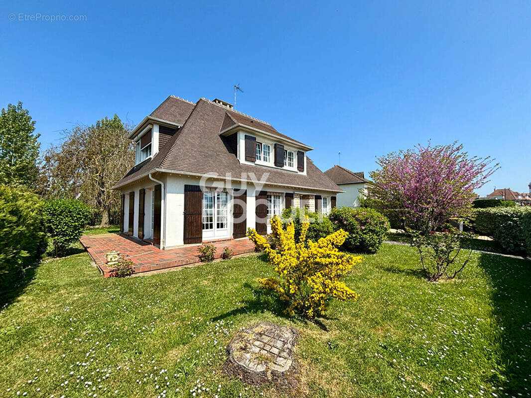 Maison à OUISTREHAM