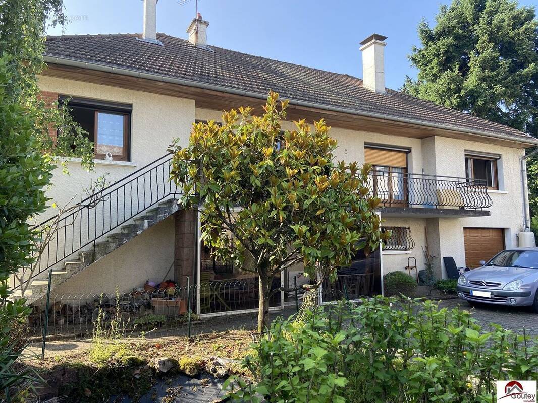 Maison à RIORGES