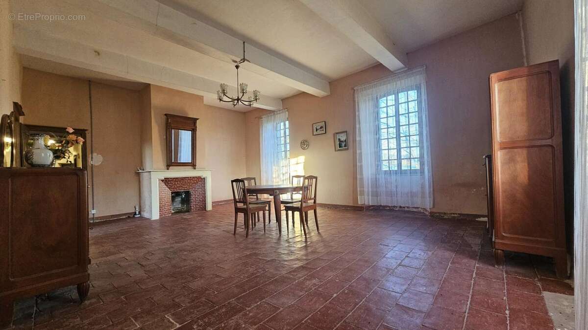 Maison à CASTELNAU-DE-MONTMIRAL