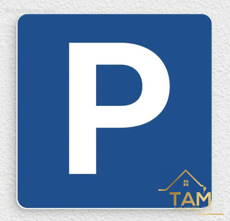 Parking à SAINT-CYR-L&#039;ECOLE