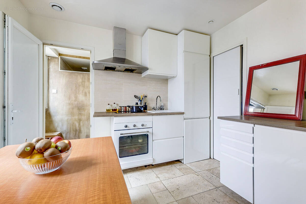 Appartement à PARIS-18E