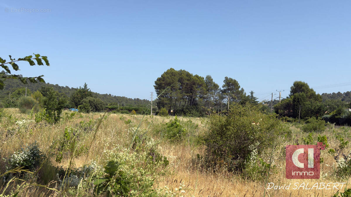 Terrain à GAREOULT
