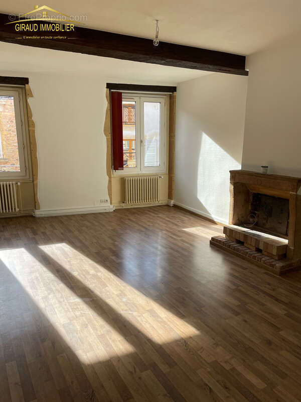 Appartement à CHARLIEU