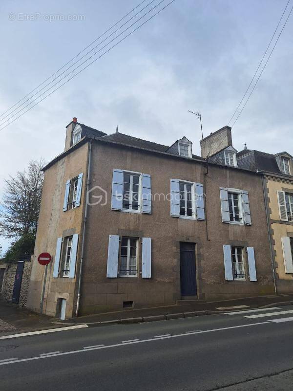 Maison à MAYENNE