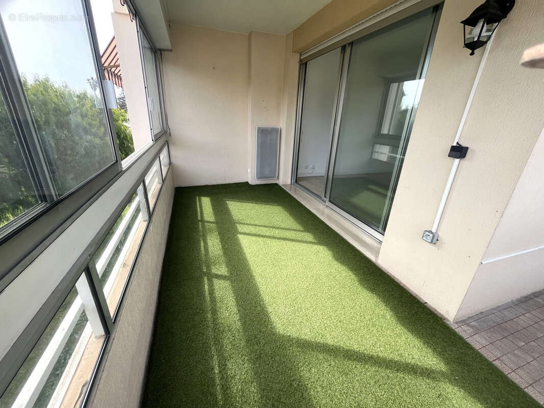 Appartement à VALLAURIS