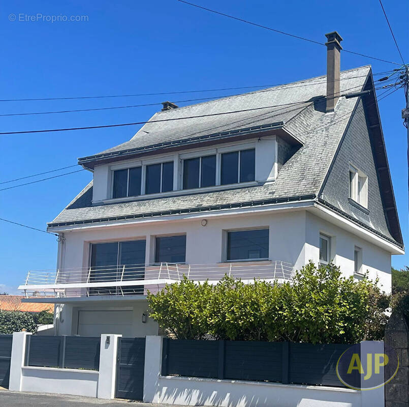 Maison à LE POULIGUEN