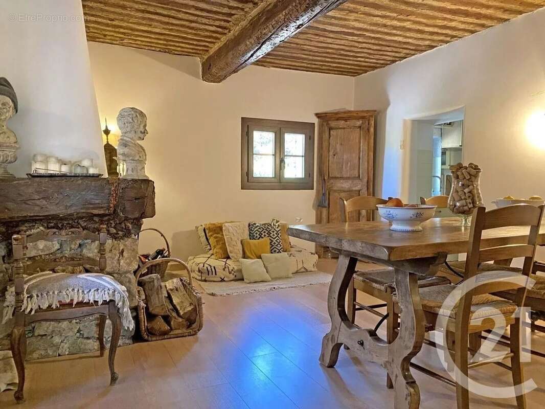 Maison à ROQUEFORT-LES-PINS