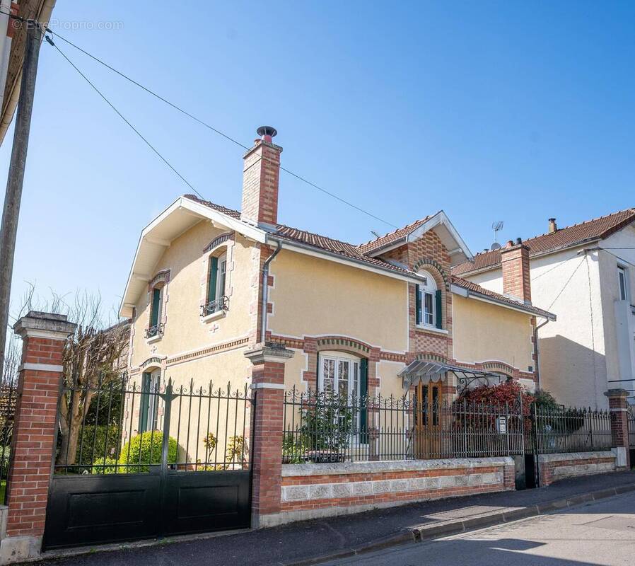 Photo 1 - Maison à SAINTE-SAVINE