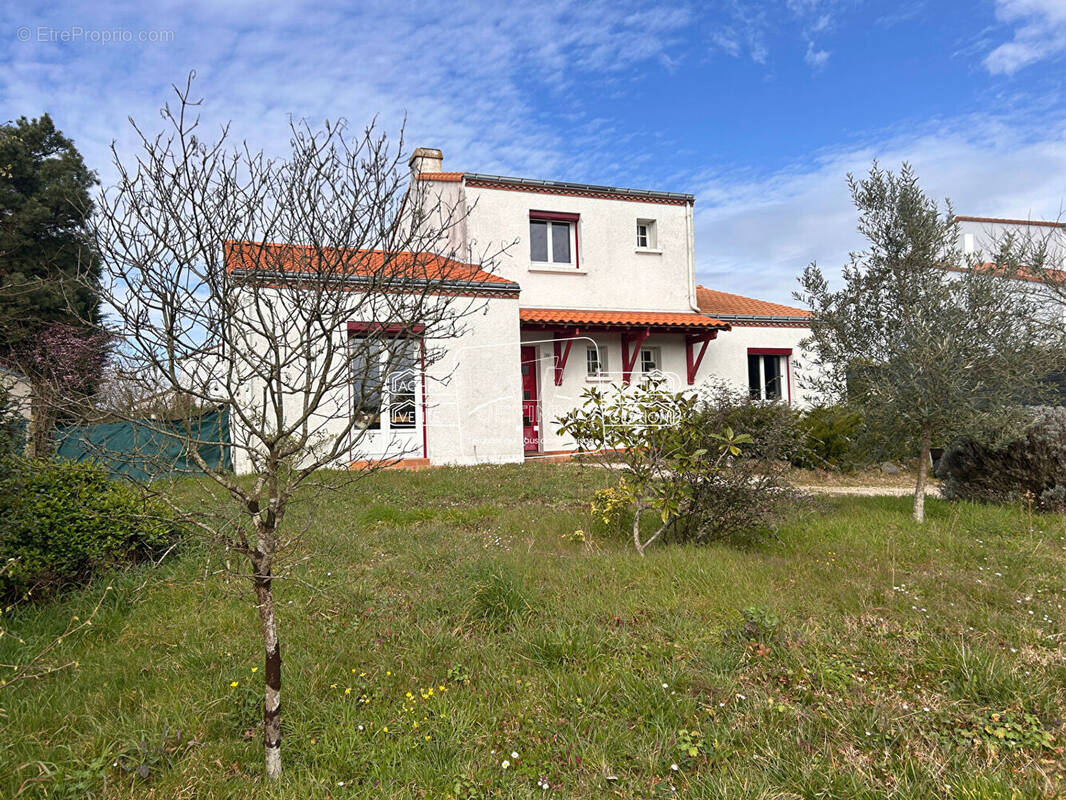 Maison à LE LOROUX-BOTTEREAU