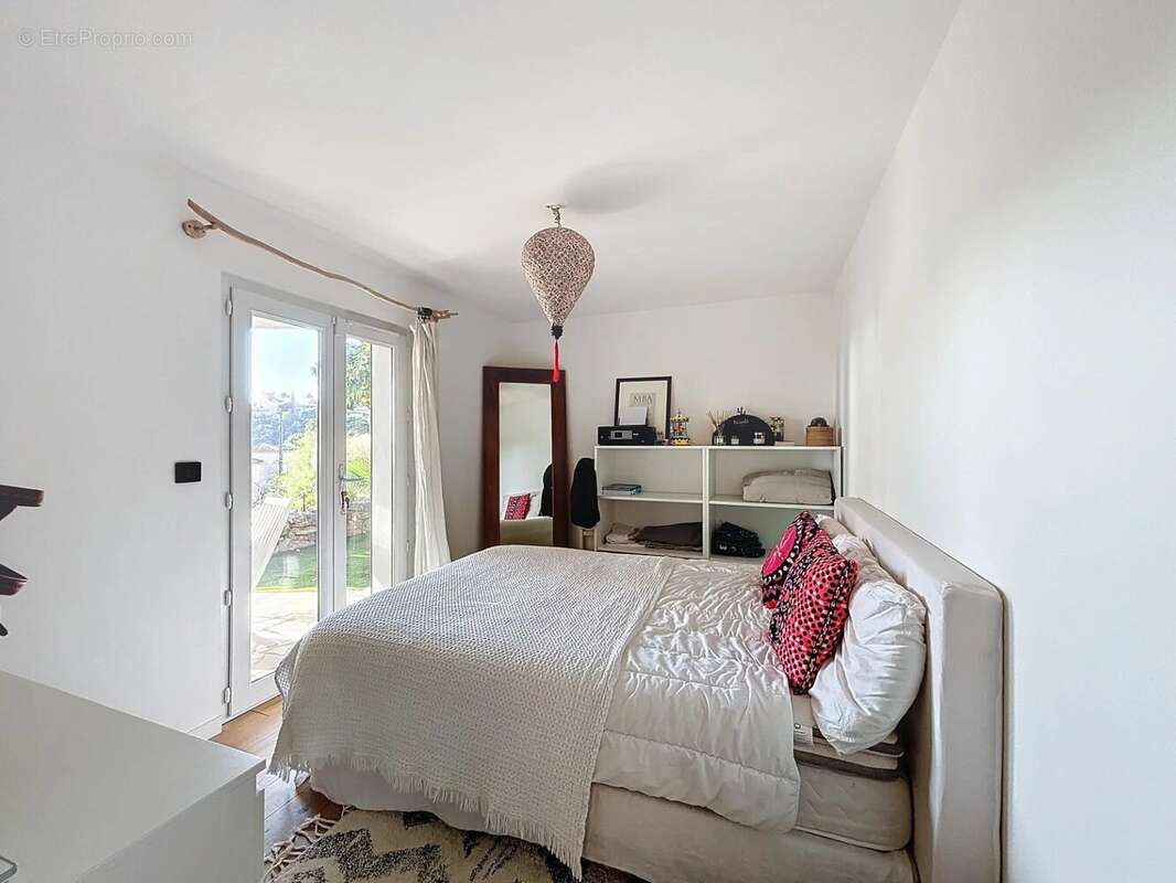Maison à VALLAURIS