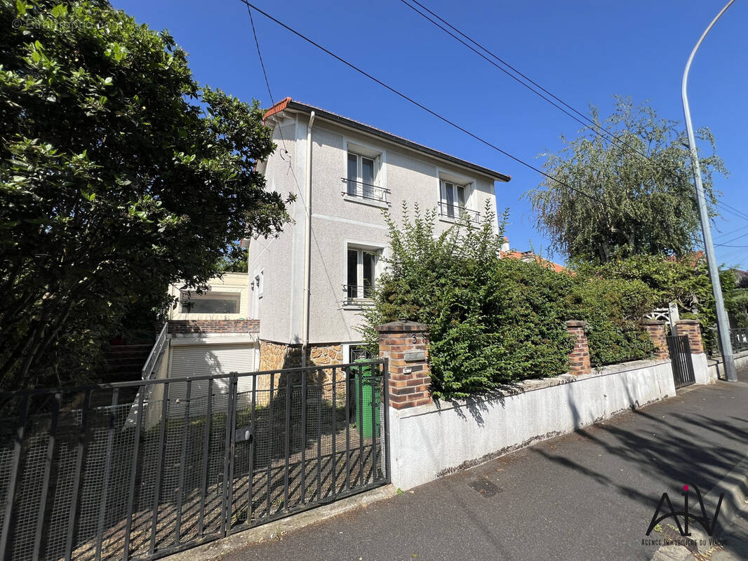 Maison à SAVIGNY-SUR-ORGE