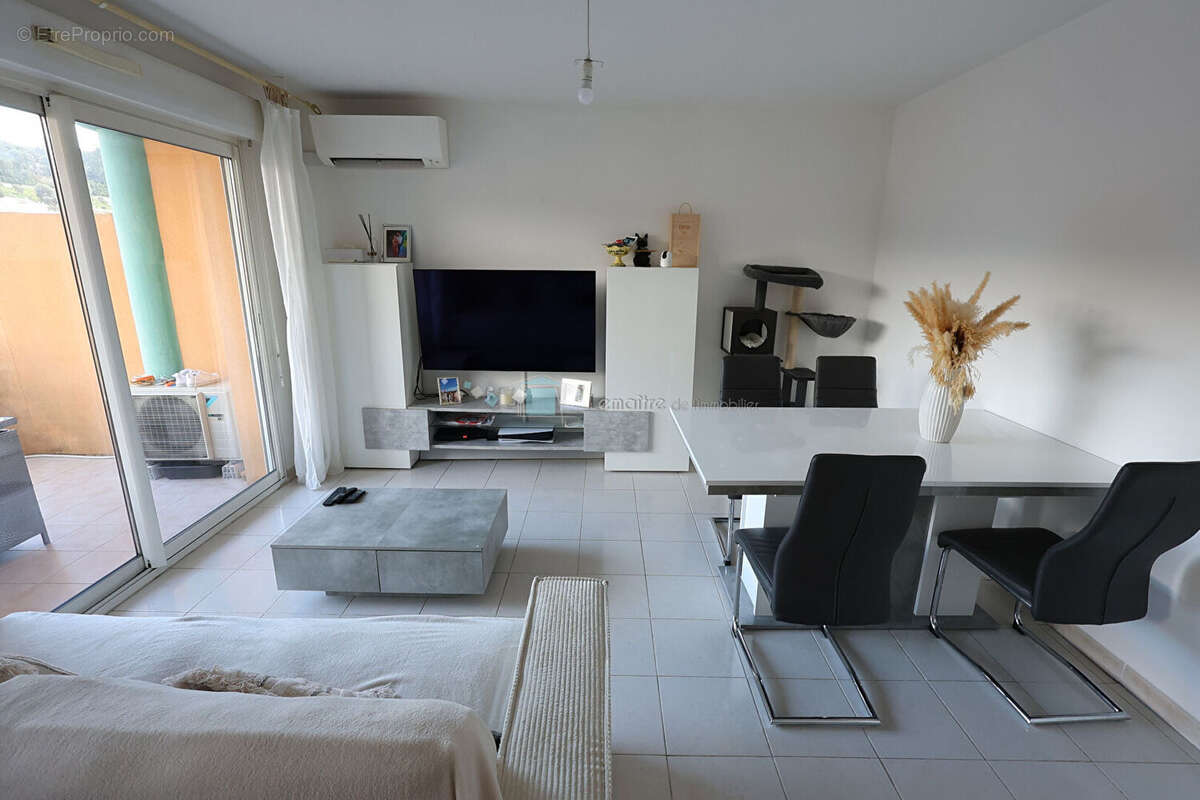 Appartement à PEGOMAS