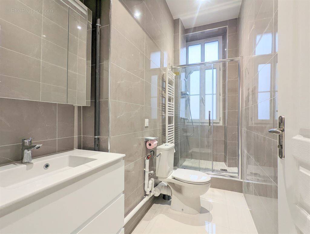 Appartement à PARIS-18E
