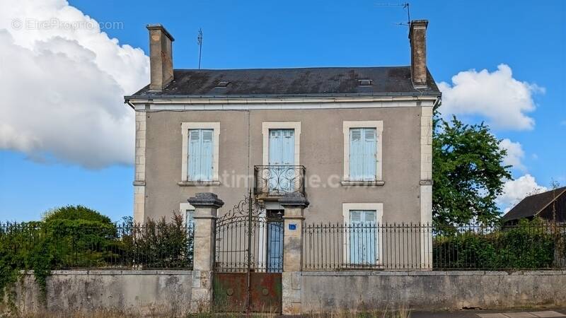 Maison à LANOUAILLE