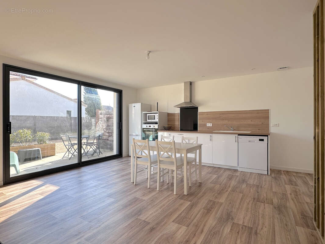 Appartement à MIGNALOUX-BEAUVOIR