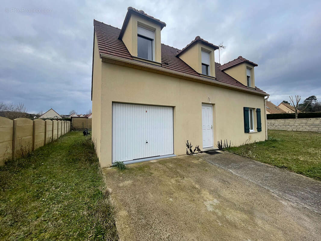Maison à ETAMPES