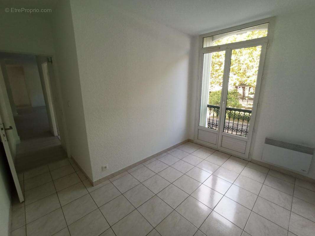 Appartement à LAMALOU-LES-BAINS